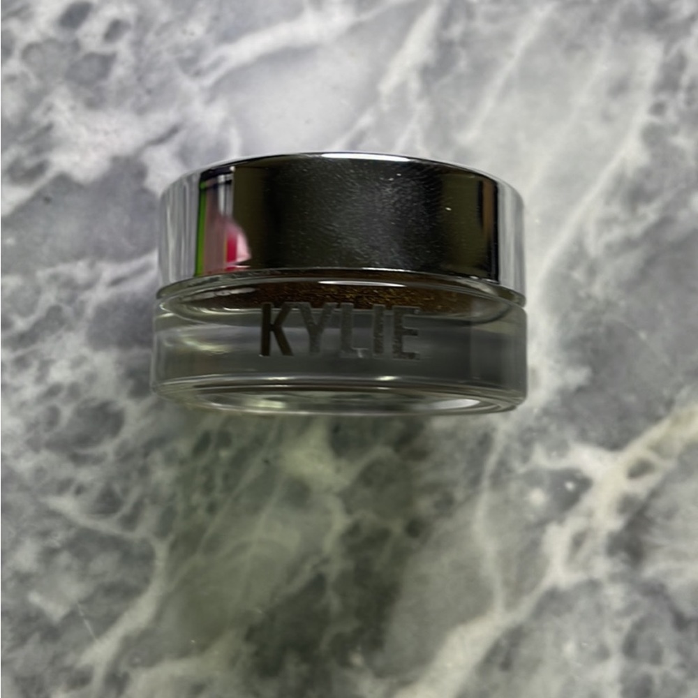 Kylie Cosmetics Eyeshadow Pot Camo